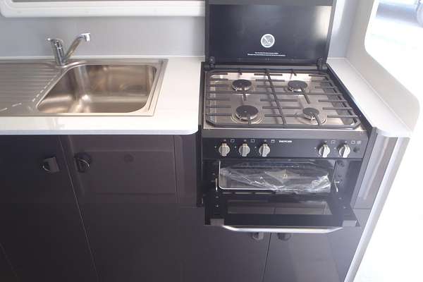 2022 New Age Caravans Road Owl Ro18e 18'