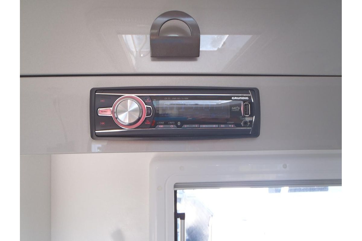 2022 New Age Caravans Road Owl Ro18e 18'