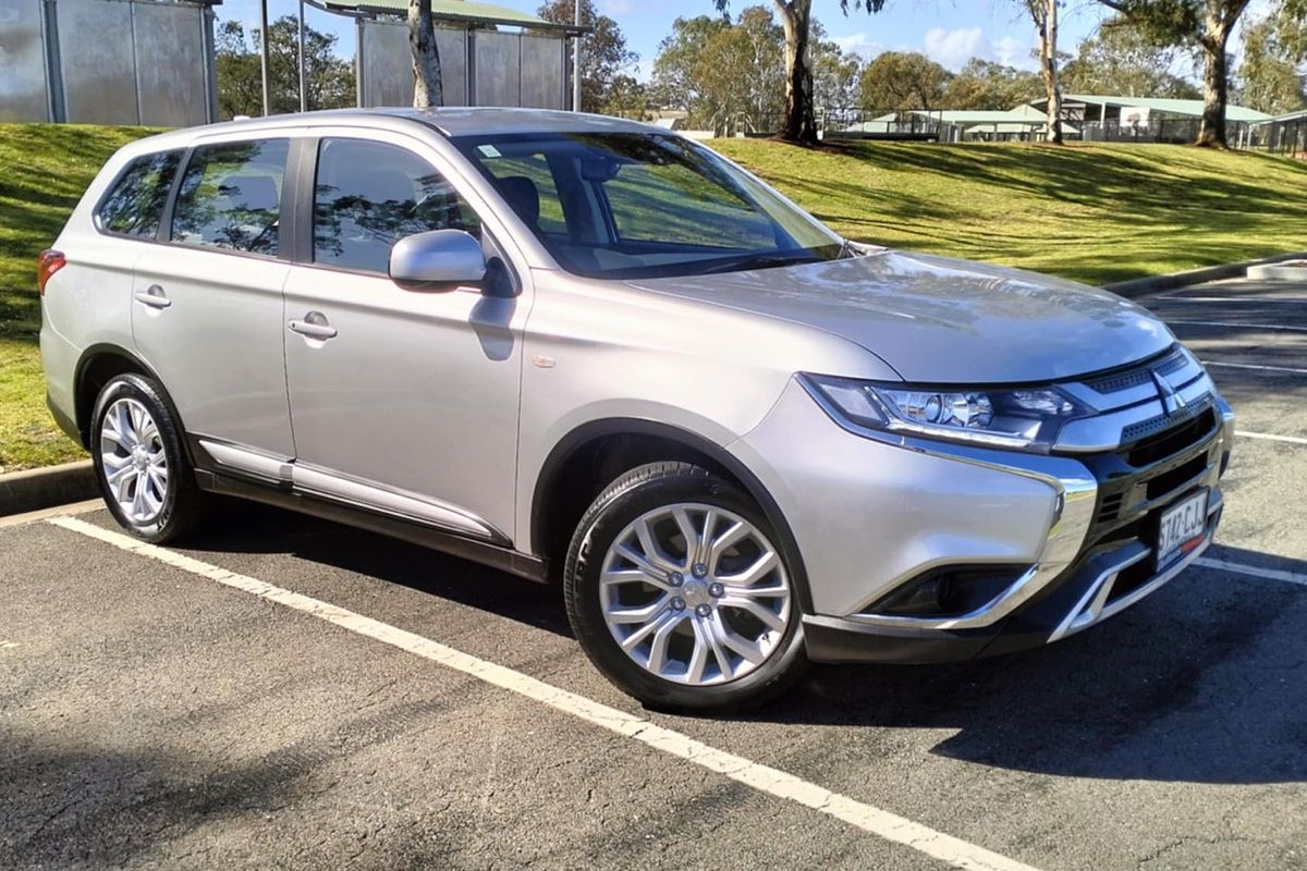 2021 Mitsubishi Outlander ES ZM