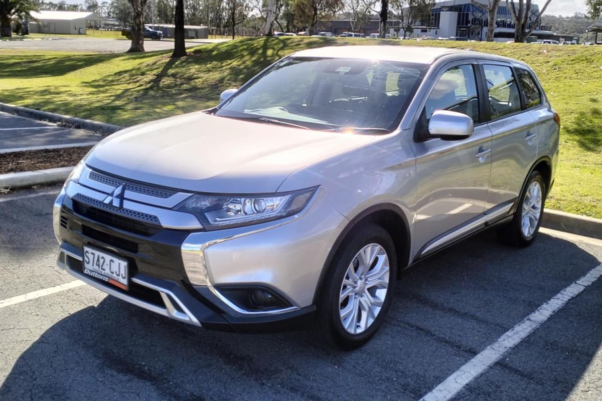 2021 Mitsubishi Outlander ES ZM