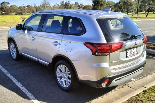 2021 Mitsubishi Outlander ES ZM
