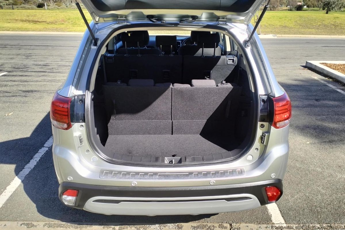 2021 Mitsubishi Outlander ES ZM