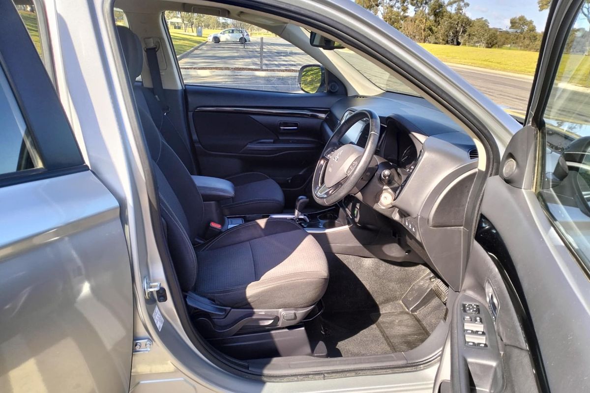 2021 Mitsubishi Outlander ES ZM