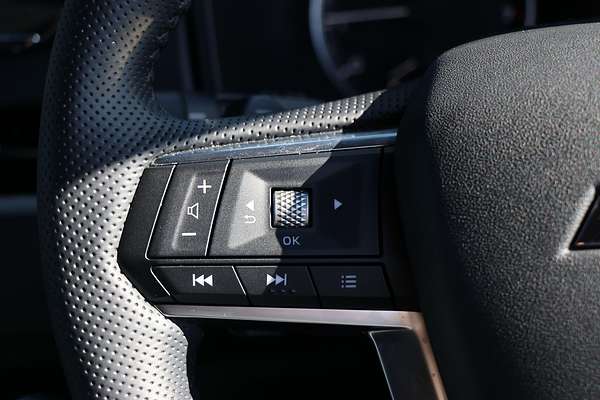 2024 Mitsubishi Outlander Black Edition ZM