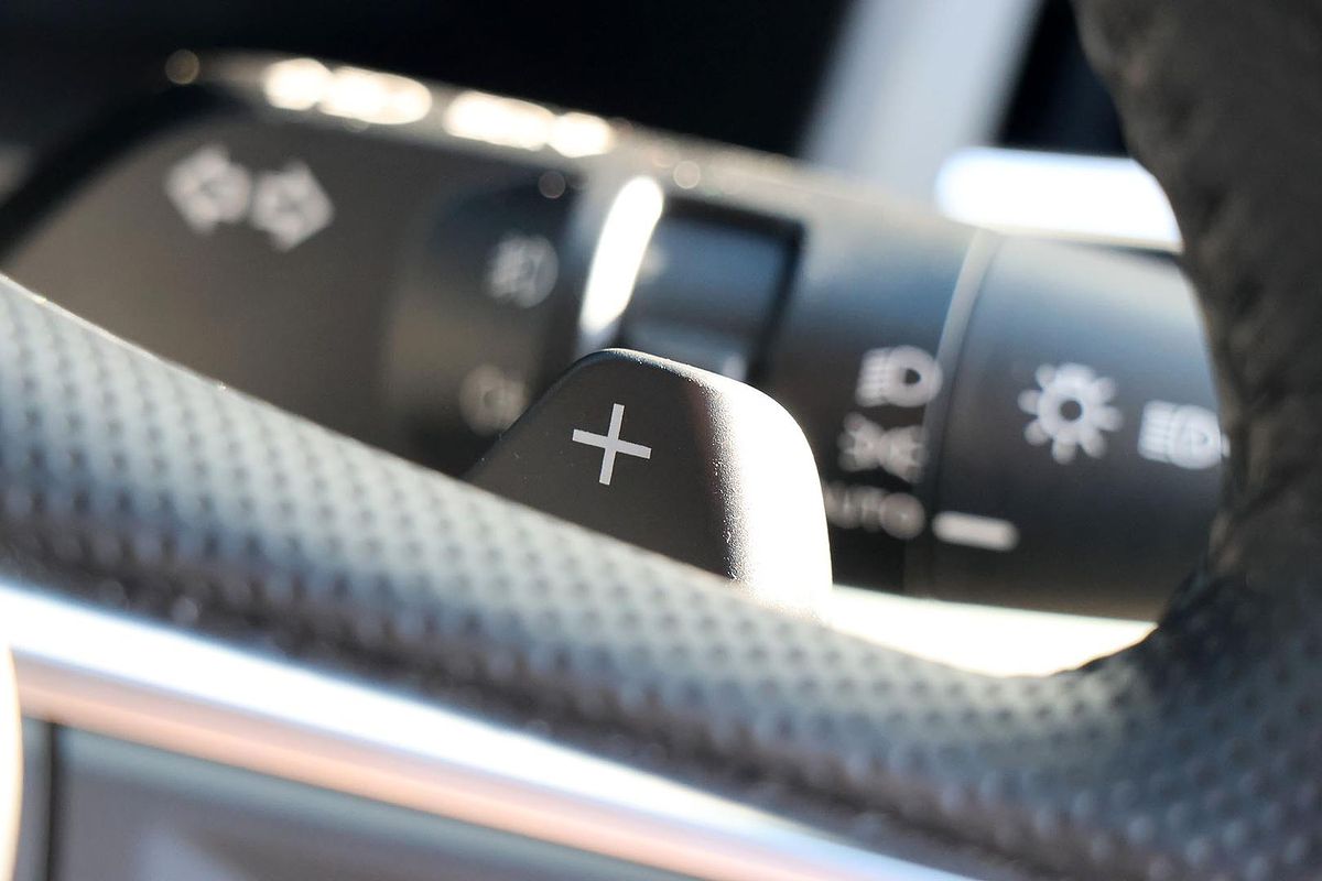 2024 Mitsubishi Outlander Black Edition ZM