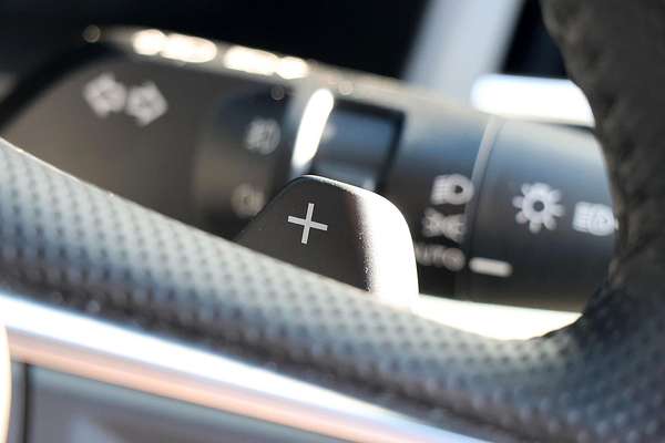 2024 Mitsubishi Outlander Black Edition ZM
