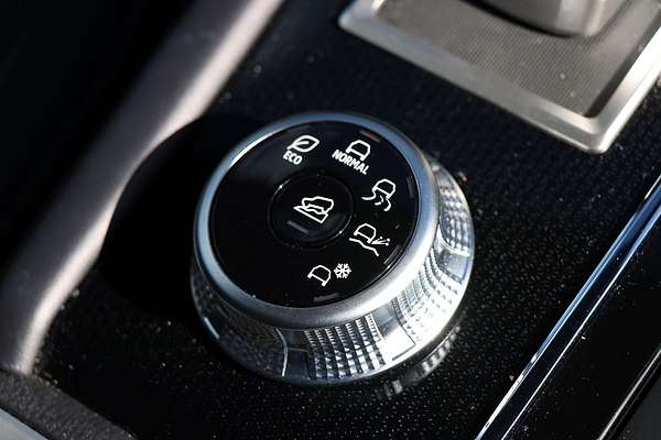 2024 Mitsubishi Outlander Black Edition ZM