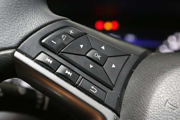 2022 Nissan Navara SL D23 Rear Wheel Drive