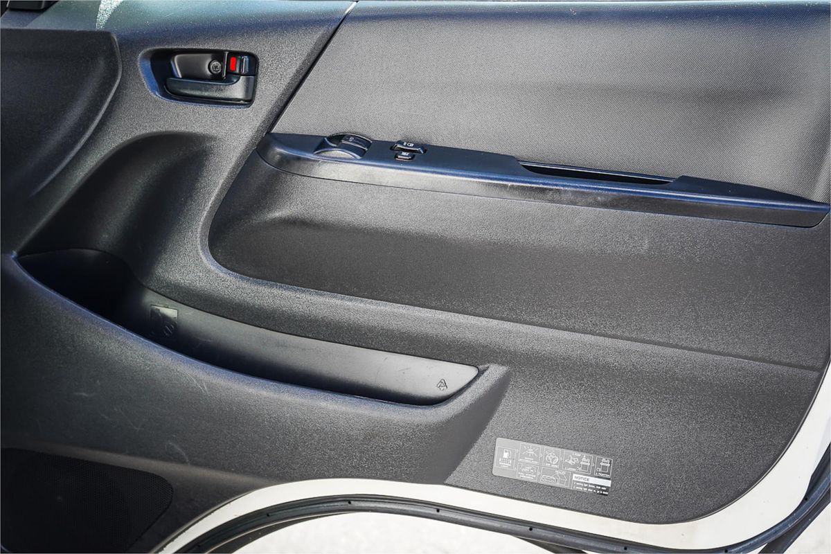 2014 Toyota Hiace KDH221R