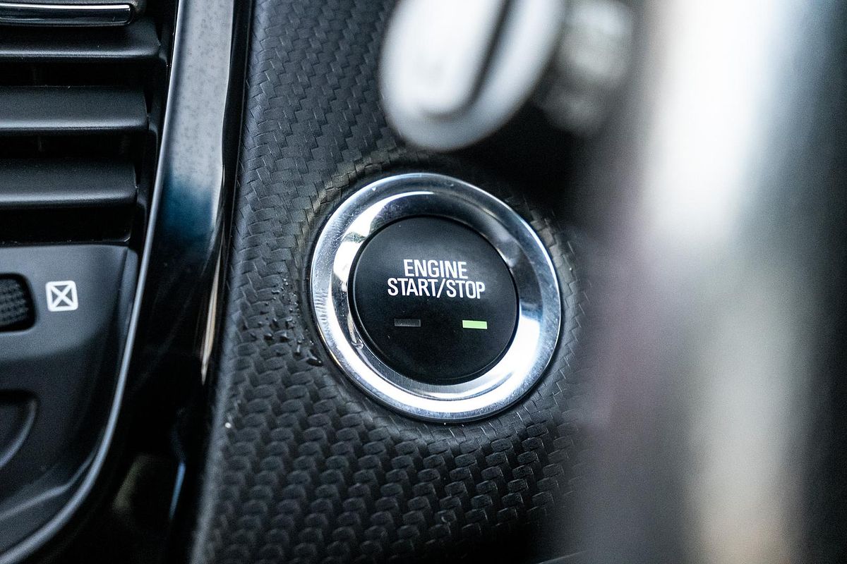 2016 Holden Commodore SV6 Black VF Series II