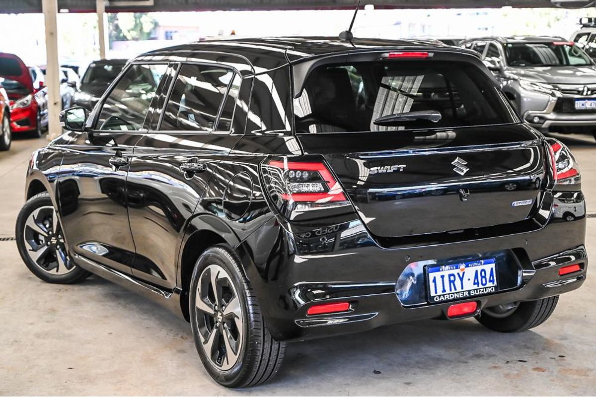 2024 Suzuki Swift Hybrid GLX UZ