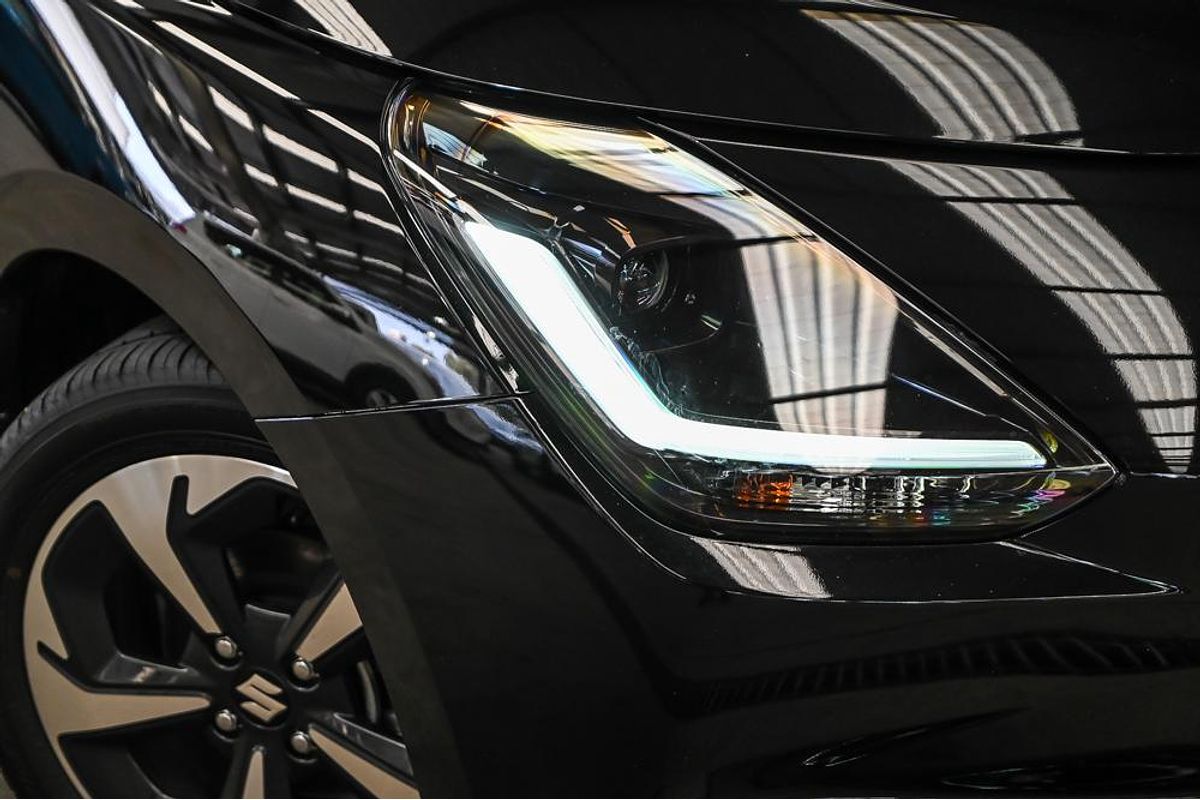 2024 Suzuki Swift Hybrid GLX UZ