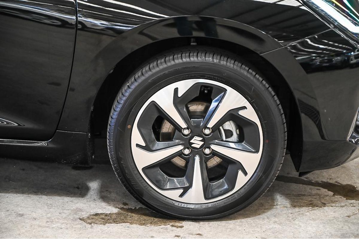 2024 Suzuki Swift Hybrid GLX UZ