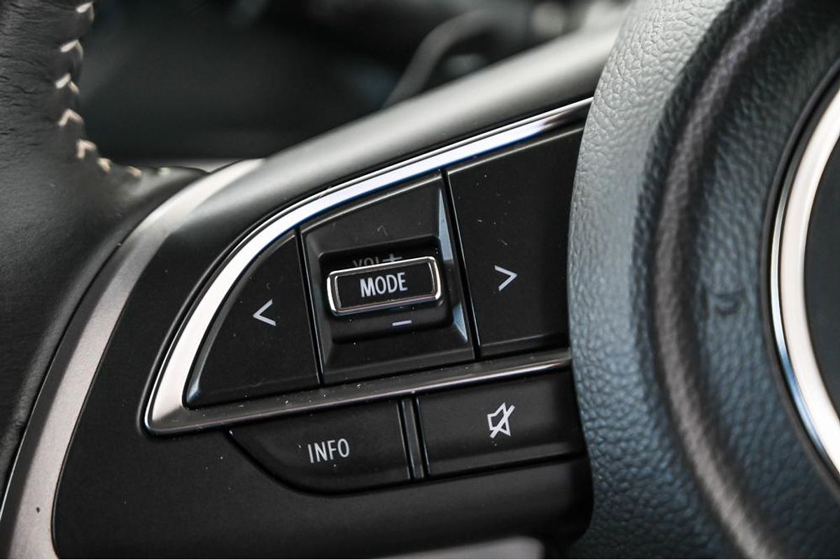 2024 Suzuki Swift Hybrid GLX UZ