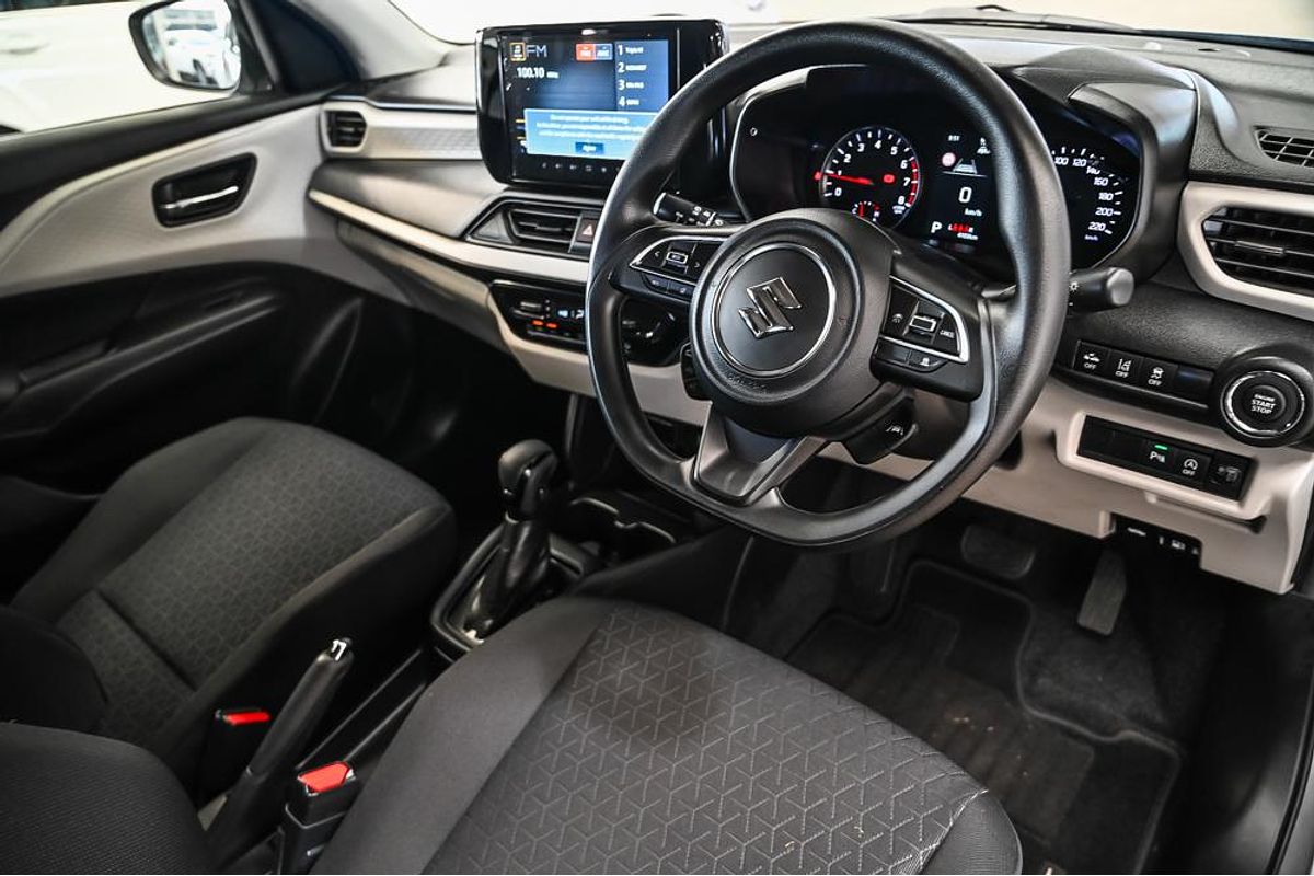 2024 Suzuki Swift Hybrid UZ