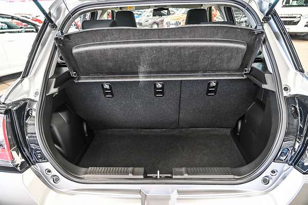 2024 Suzuki Swift Hybrid UZ