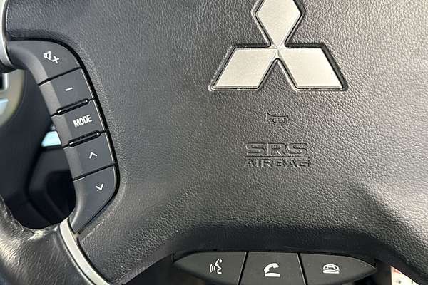 2021 Mitsubishi Pajero Exceed NX