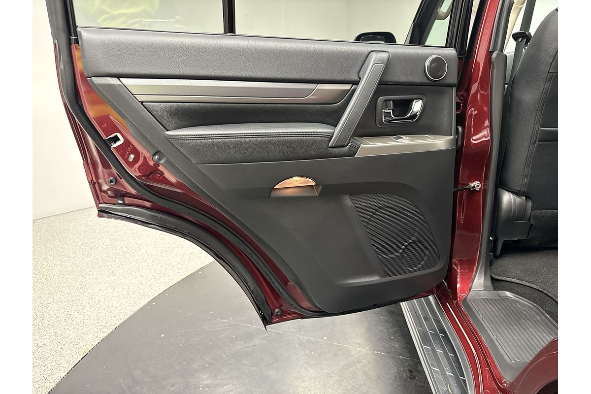 2021 Mitsubishi Pajero Exceed NX