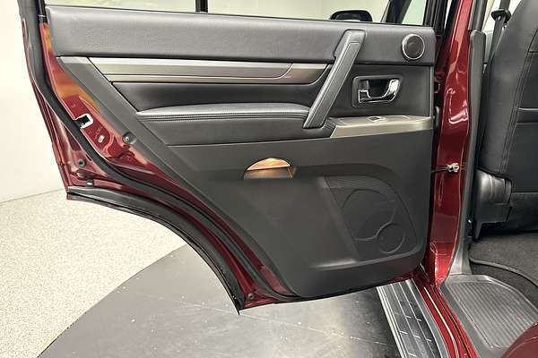 2021 Mitsubishi Pajero Exceed NX