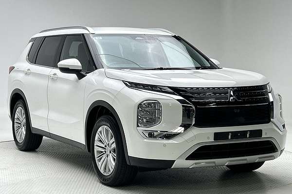 2023 Mitsubishi Outlander LS ZM