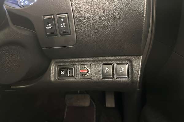 2023 Nissan Navara ST-X D23 4X4