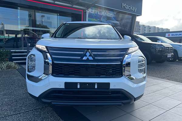 2025 Mitsubishi Outlander ES ZM