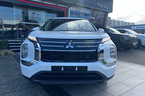 2025 Mitsubishi Outlander ES ZM
