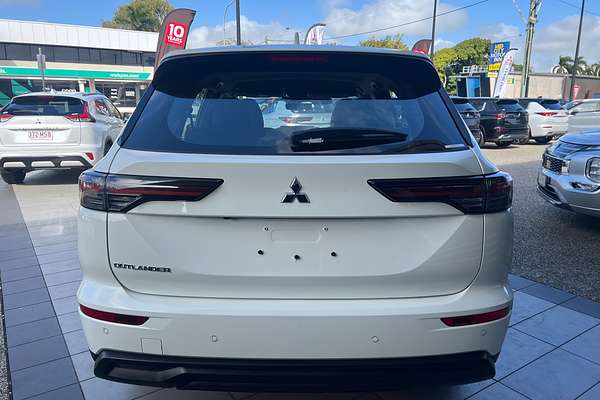 2025 Mitsubishi Outlander ES ZM