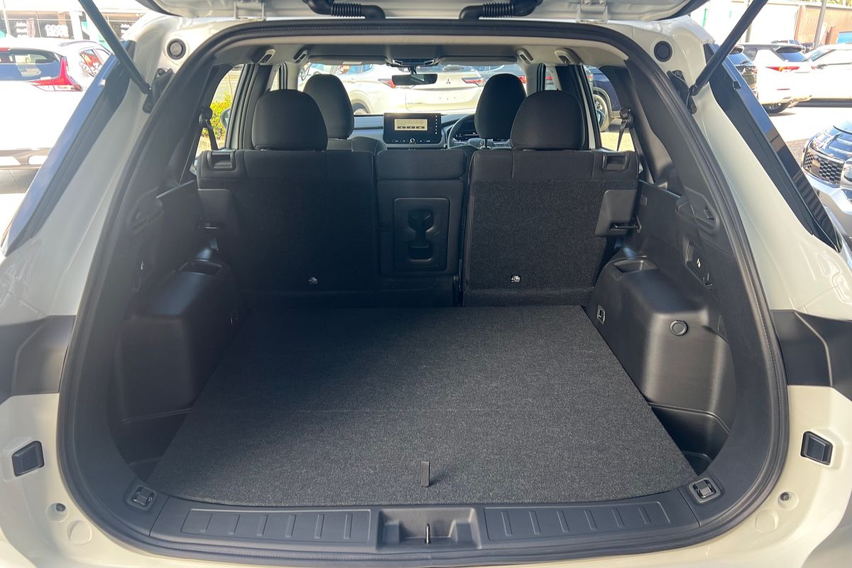 2025 Mitsubishi Outlander ES ZM