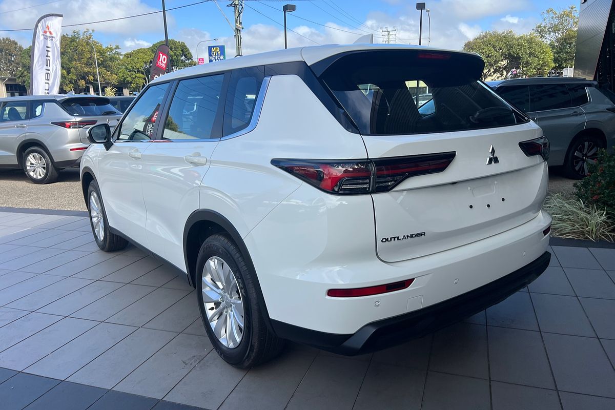 2025 Mitsubishi Outlander ES ZM