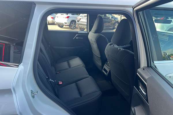 2025 Mitsubishi Outlander ES ZM