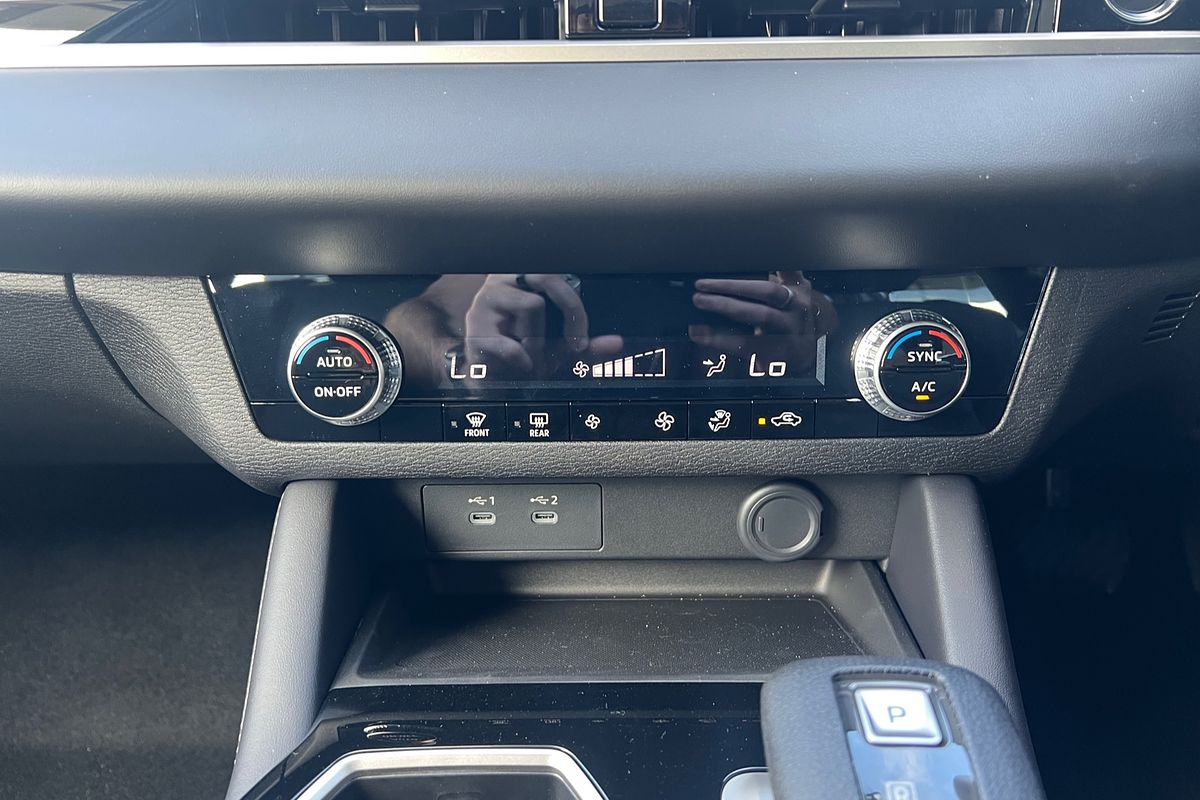 2025 Mitsubishi Outlander ES ZM