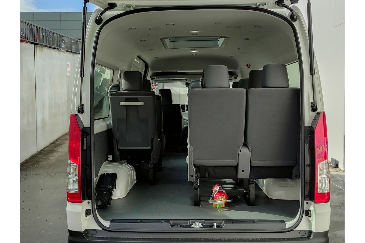 2025 Toyota Hiace Commuter GDH322R
