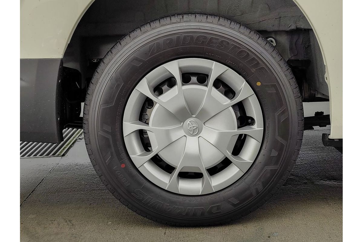 2025 Toyota Hiace Commuter GDH322R