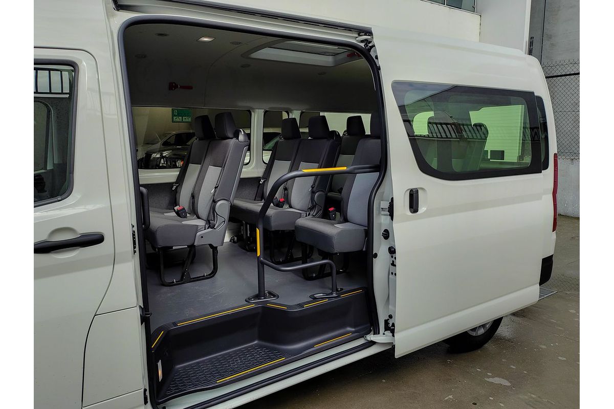 2025 Toyota Hiace Commuter GDH322R