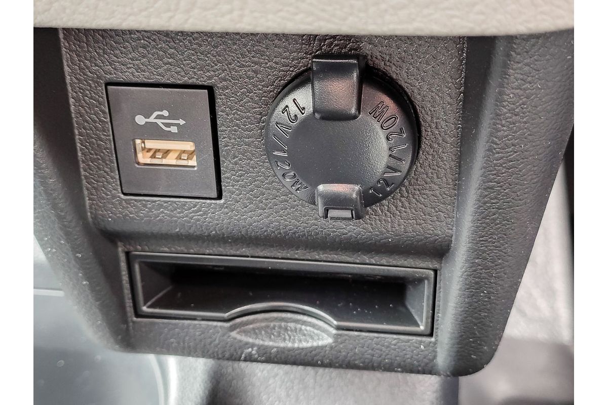 2025 Toyota Hiace Commuter GDH322R