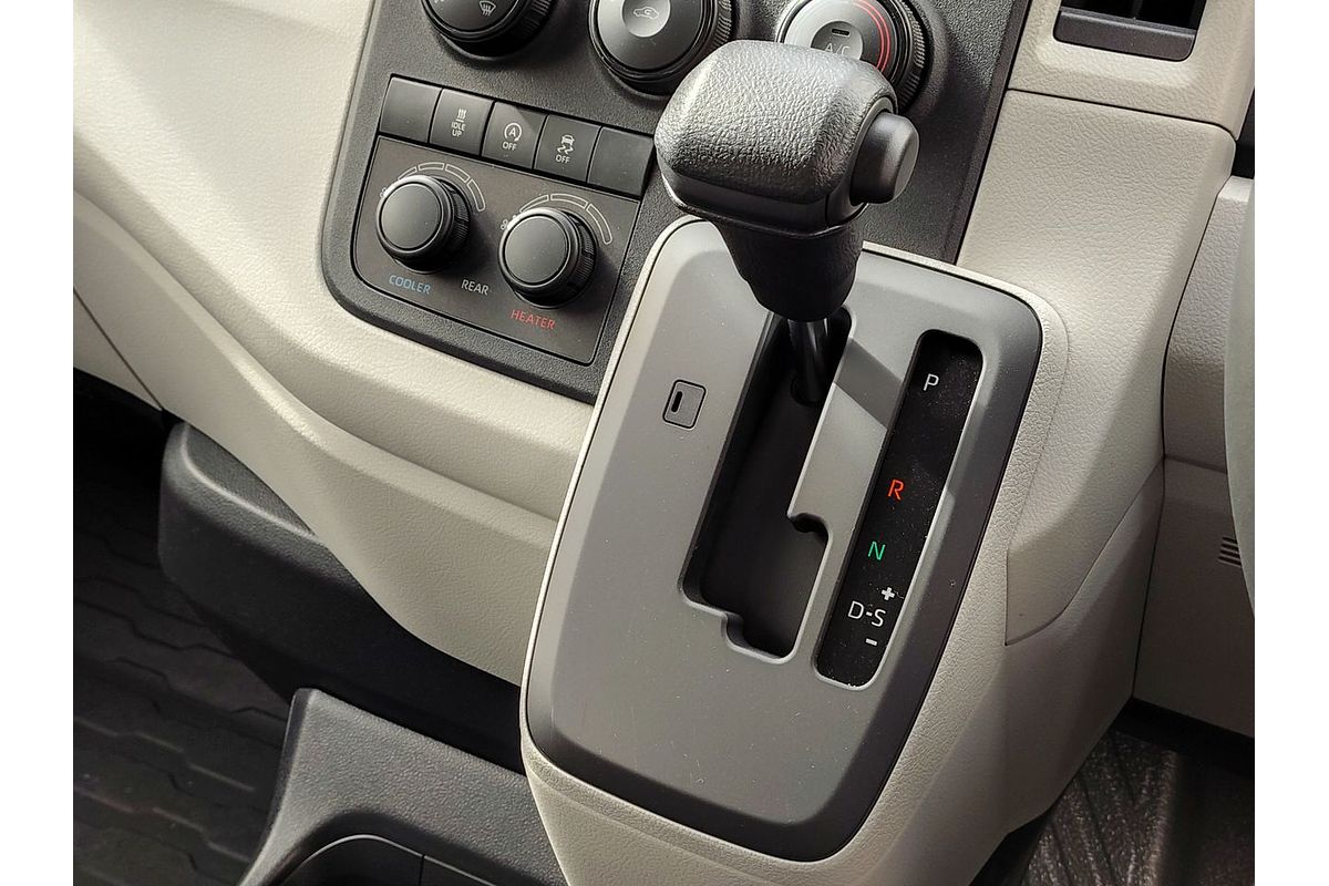 2025 Toyota Hiace Commuter GDH322R