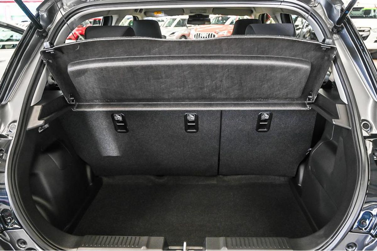 2024 Suzuki Swift Hybrid UZ