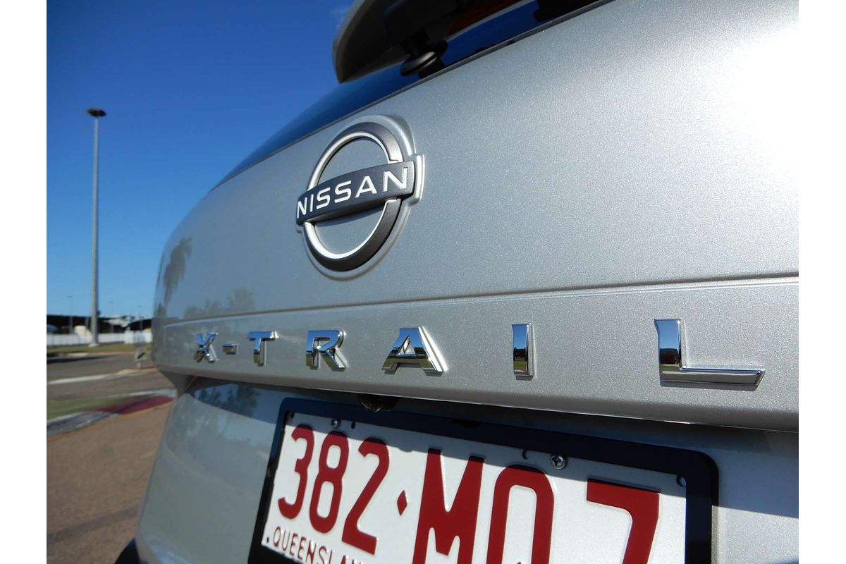 2025 Nissan X-TRAIL ST T33