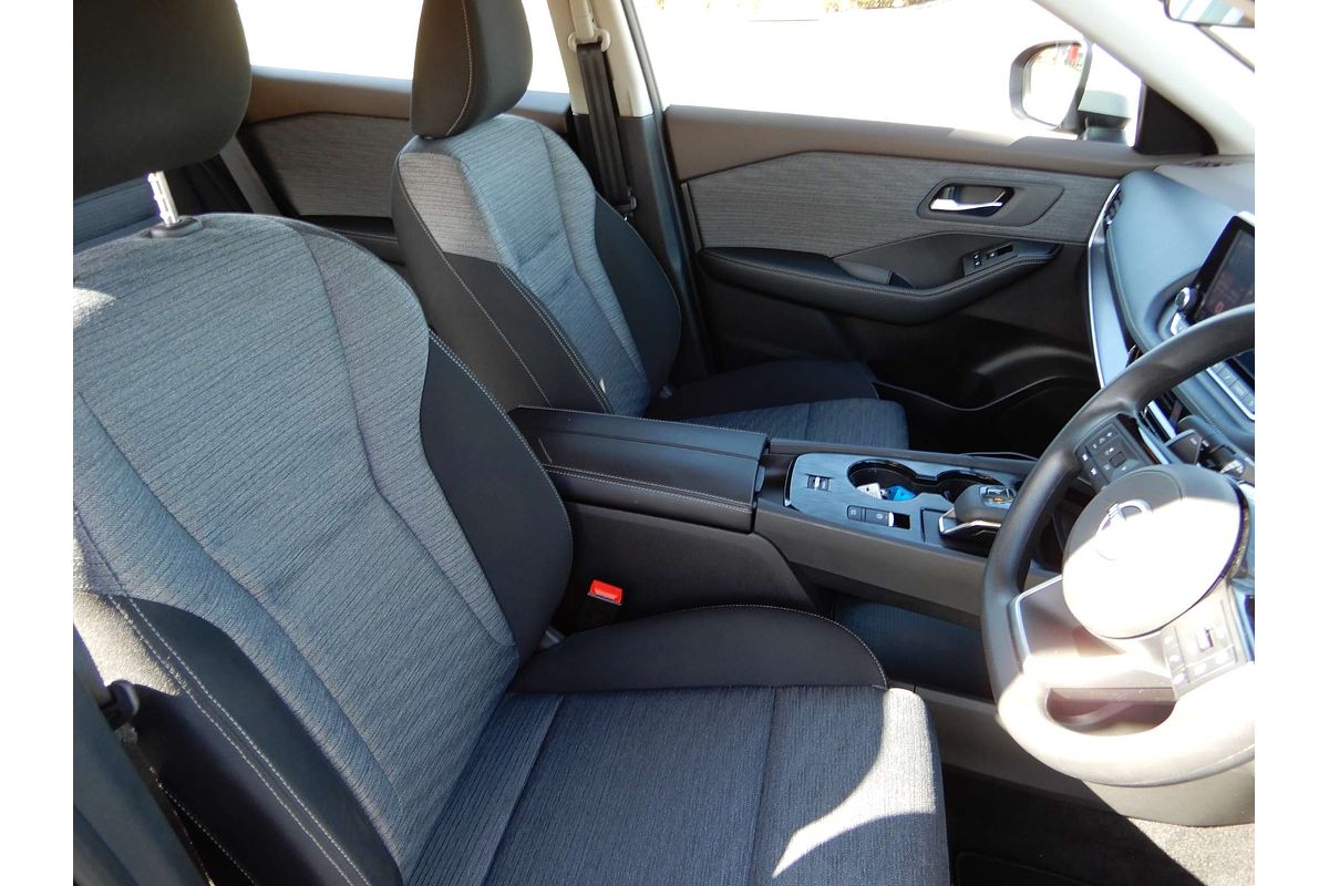 2025 Nissan X-TRAIL ST T33
