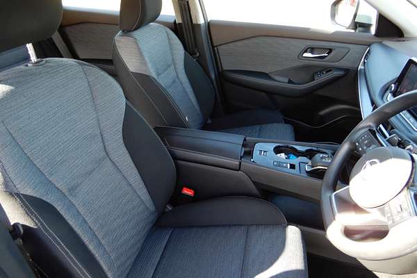 2025 Nissan X-TRAIL ST T33