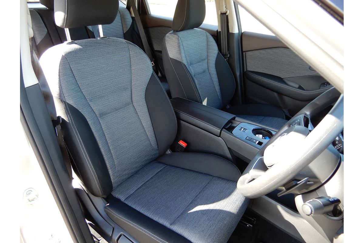 2025 Nissan X-TRAIL ST T33