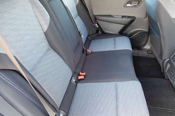 2025 Nissan X-TRAIL ST T33