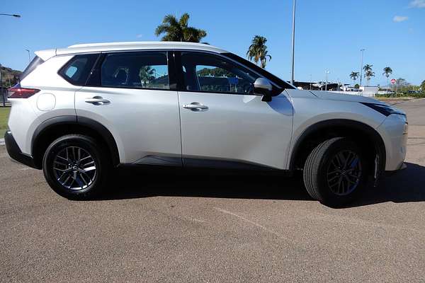 2025 Nissan X-TRAIL ST T33