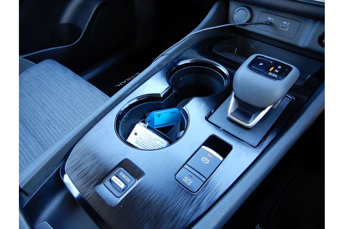 2025 Nissan X-TRAIL ST T33