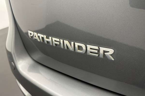 2015 Nissan Pathfinder ST R52