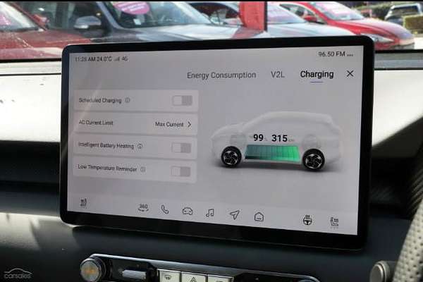 2025 MG MGS5 EV Essence 62 ZS3EM