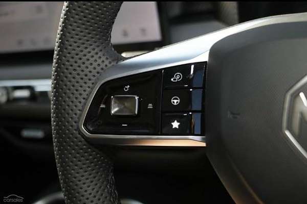 2025 MG MGS5 EV Essence 62 ZS3EM