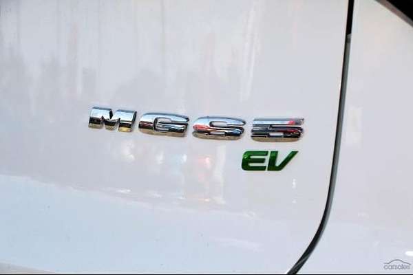 2025 MG MGS5 EV Essence 62 ZS3EM