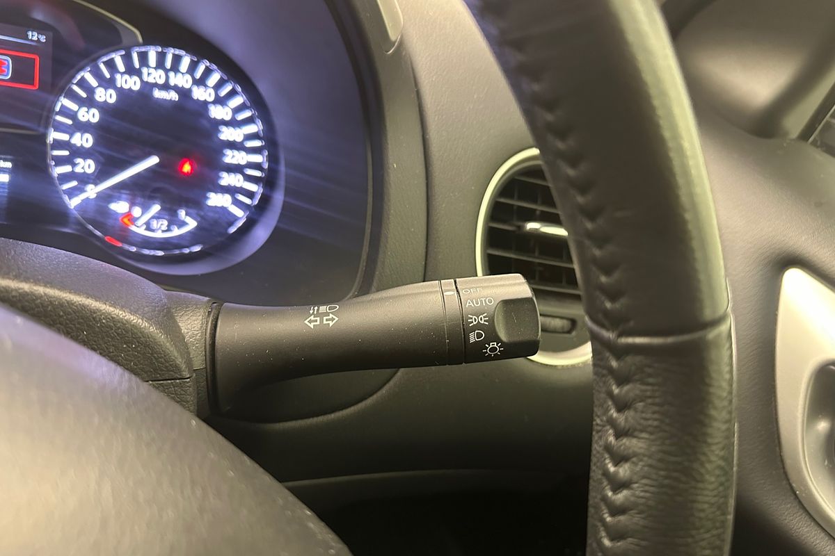 2015 Nissan Pathfinder ST R52